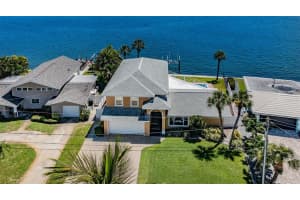7016 Shore Dr S, South Pasadena, FL 33707, Sold 12/02/21