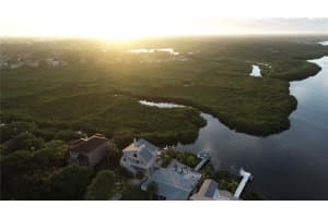 1641 Seabreeze Dr, Tarpon Springs, FL 34689, Sold 03/22/22
