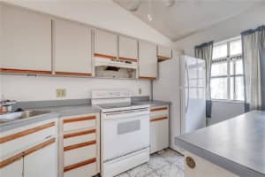 904 SW 50th Way, Gainesville, FL 32607, Sold 02/14/22