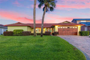 1300 80th St S, St. Petersburg, FL 33707, Sold 12/03/21
