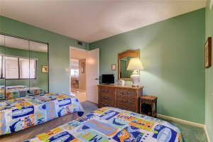 7435 Bayshore Dr, Treasure Island, FL 33706, Sold 12/03/21