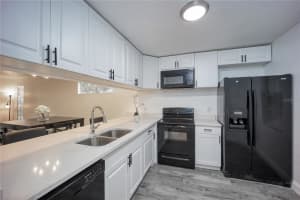 9046 Lake Pl Ln, Tampa, FL 33634, Sold 01/19/22