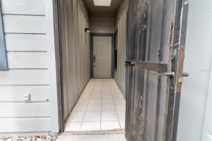 39650 US-19, Tarpon Springs, FL 34689, Sold 11/19/21