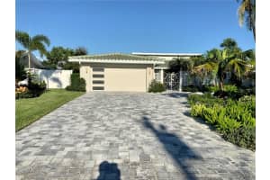 12375 7th St E, Treasure Island, FL 33706, Sold 12/15/21