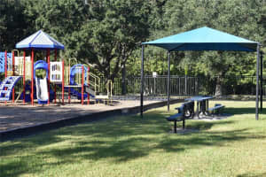 9632 Charlesberg Dr, Tampa, FL 33635, Sold 01/14/22