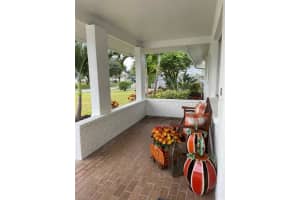 1101 37th Ave NE, St. Petersburg, FL 33704, Sold 12/27/21