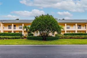 765 Wiggins Lake Dr, Naples, FL 34110, Sold 12/09/21
