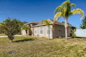 379 Pine Shadow Ln, Auburndale, FL 33823, Sold 02/06/22