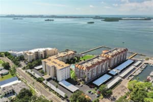 632 Edgewater Dr, Dunedin, FL 34698, Sold 03/29/22