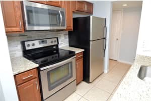 8617 Fancy Finch Dr, Tampa, FL 33614, Sold 01/14/22
