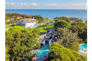 7211 10th St S, St. Petersburg, FL 33705, Sold 05/16/22