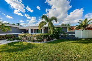 1265 79th St S, St. Petersburg, FL 33707, Sold 02/14/22