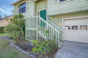5341 Sarapointe Dr, Sarasota, FL 34232, Sold 03/18/22