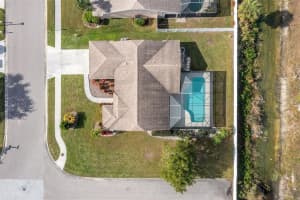 4135 Dover Dr E, Bradenton, FL 34203, Sold 01/22/22
