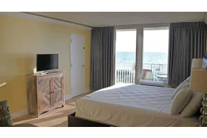 9980 Gulf Blvd, Treasure Island, FL 33706, Sold 01/28/22