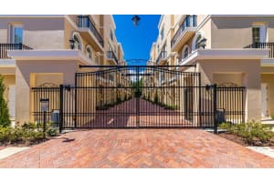 409 Regent Ln, St. Petersburg, FL 33701, Sold 02/04/22