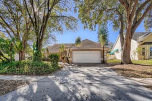 7736 Rollingridge Ct, Orlando, FL 32835, Sold 02/22/22