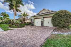 3422 72nd Dr E, Sarasota, FL 34243, Sold 02/25/22