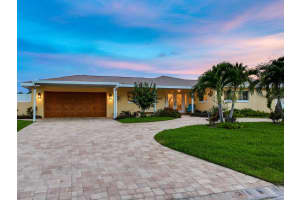 1028 79th St S, St. Petersburg, FL 33707, Sold 02/22/22