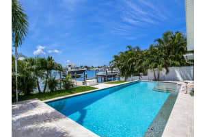 1028 79th St S, St. Petersburg, FL 33707, Sold 02/22/22