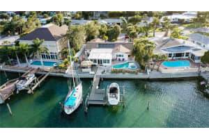6952 Shore Dr S, South Pasadena, FL 33707, Sold 03/03/22