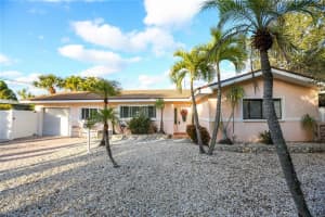 6952 Shore Dr S, South Pasadena, FL 33707, Sold 03/03/22