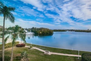 1847 Shore Dr S, South Pasadena, FL 33707, Sold 04/29/22