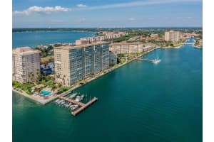 5200 BRITTANY DR S #801, ST PETERSBURG, FL 33715 Sold 07/15/22