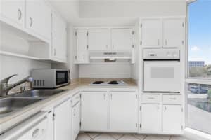 470 3rd St S, St. Petersburg, FL 33701, Sold 02/17/22
