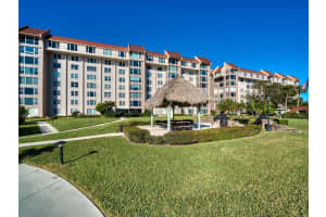 634 Edgewater Dr, Dunedin, FL 34698, Sold 03/15/22