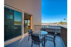 634 Edgewater Dr, Dunedin, FL 34698, Sold 03/15/22