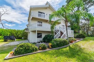 1611 Seabreeze Dr, Tarpon Springs, FL 34689, Sold 04/06/22