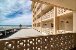 620 Edgewater Dr, Dunedin, FL 34698, Sold 03/31/22