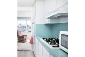 1893 Shore Dr S, South Pasadena, FL 33707, Sold 04/11/22