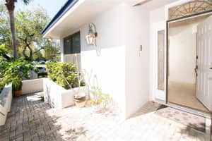 1657 Watermark Cir NE, St. Petersburg, FL 33702, Sold 03/29/22