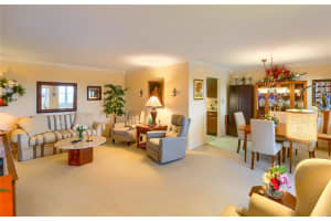 7200 Sunshine Skyway Ln S, St. Petersburg, FL 33711, Sold 03/31/22