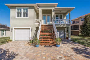 1563 Macchesney Dr, Tarpon Springs, FL 34689, Sold 05/02/22