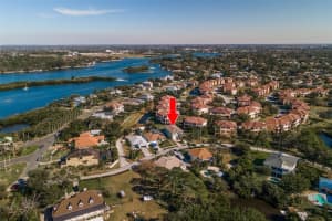 1563 Macchesney Dr, Tarpon Springs, FL 34689, Sold 05/02/22