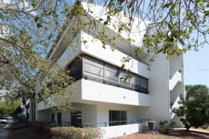 2583 Countryside Blvd, Clearwater, FL 33761, Sold 04/11/22