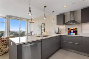 175 1st St S, St. Petersburg, FL 33701, Sold 05/10/22