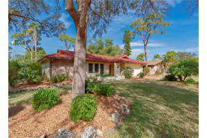 7035 10th St S, St. Petersburg, FL 33705, Sold 03/22/22