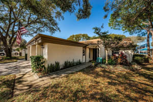 2404 Green Dolphin Cir, Tarpon Springs, FL 34689, Sold 04/27/22
