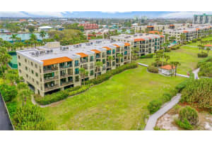 7564 Bayshore Dr, Treasure Island, FL 33706, Sold 05/02/22