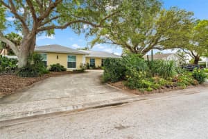 520 24th Ave SE, St. Petersburg, FL 33705, Sold 04/29/22