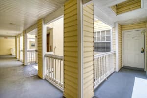6817 Stonesthrow Cir N, St. Petersburg, FL 33710, Sold 04/29/22