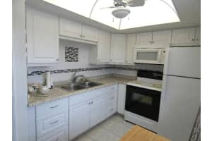 948 Virginia St, Dunedin, FL 34698, Sold 05/20/22