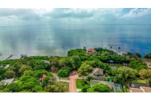 1300 Pleasant Way S, St. Petersburg, FL 33705, Sold 04/29/22