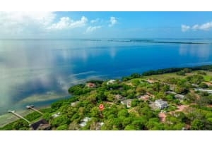 1300 Pleasant Way S, St. Petersburg, FL 33705, Sold 04/29/22