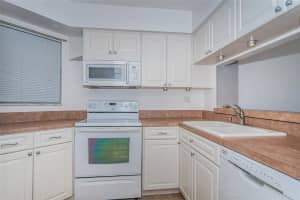 6932 Stonesthrow Cir N, St. Petersburg, FL 33710, Sold 04/29/22