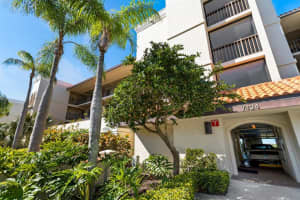 7434 Bayshore Dr, Treasure Island, FL 33706, Sold 04/28/22